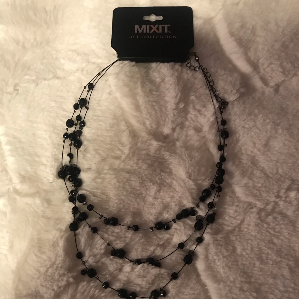 New black necklace